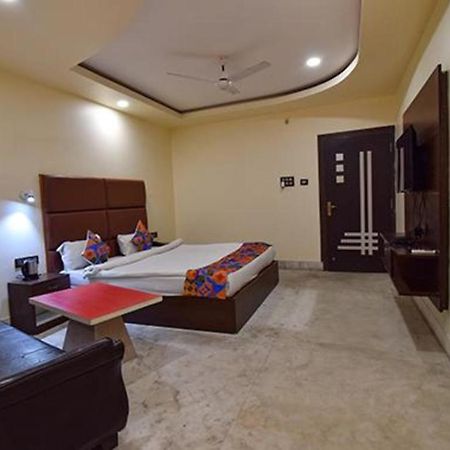 Fabhotel Rr Suites Ґувахаті Екстер'єр фото