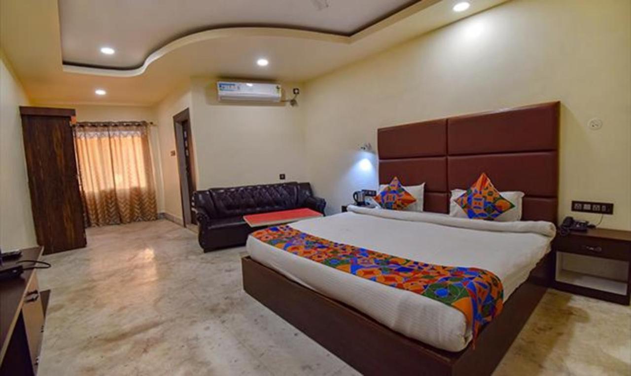 Fabhotel Rr Suites Ґувахаті Екстер'єр фото