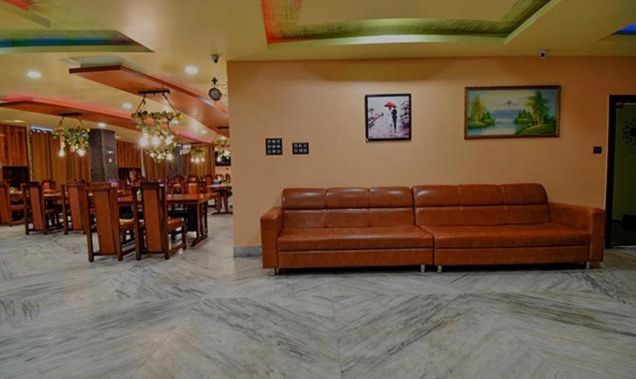 Fabhotel Rr Suites Ґувахаті Екстер'єр фото