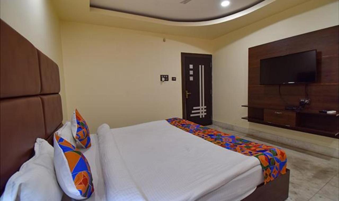 Fabhotel Rr Suites Ґувахаті Екстер'єр фото