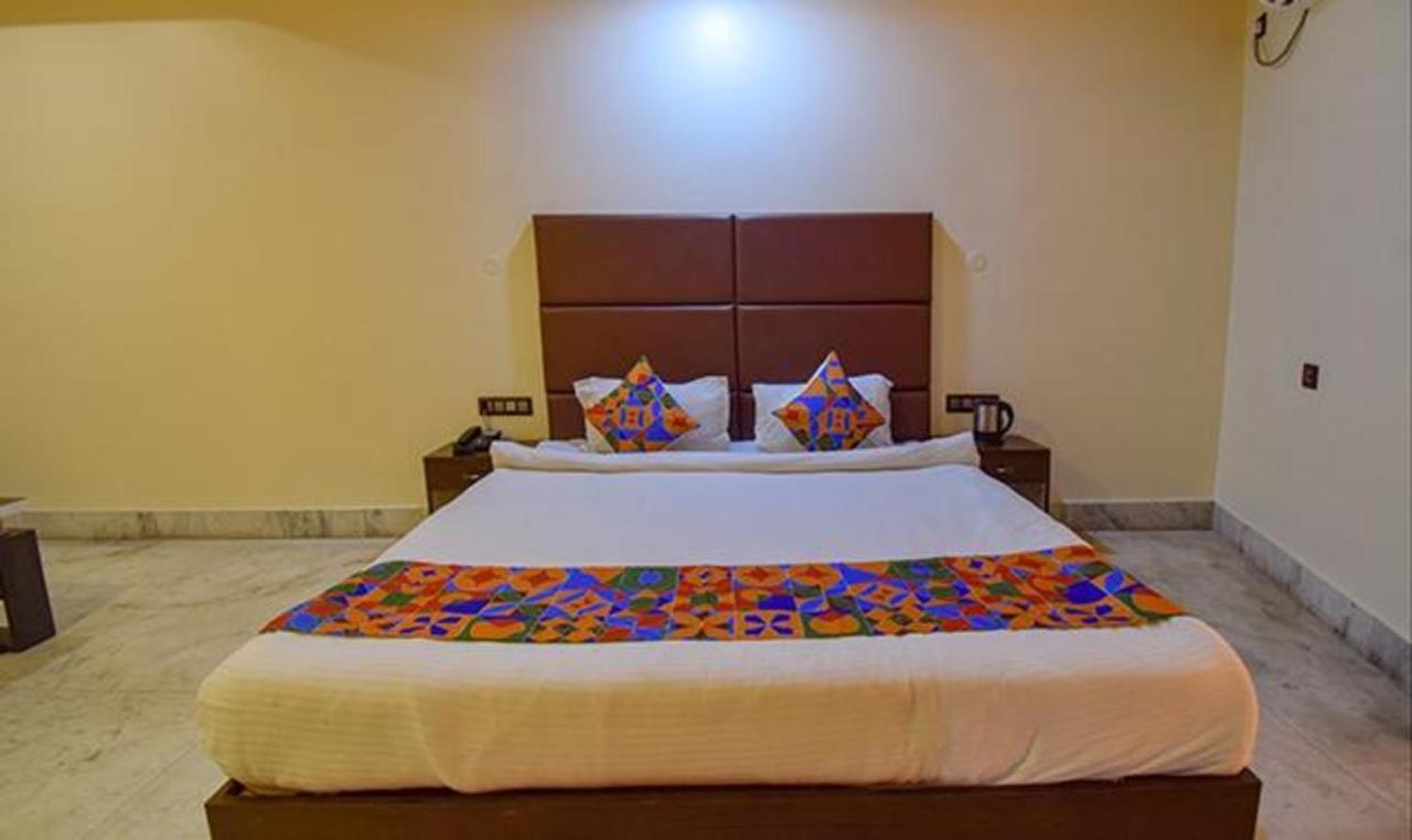 Fabhotel Rr Suites Ґувахаті Екстер'єр фото