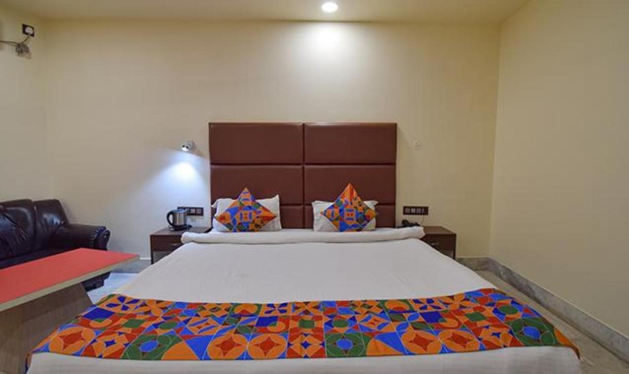 Fabhotel Rr Suites Ґувахаті Екстер'єр фото